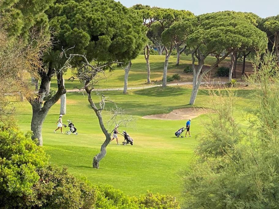 Sunny Villa With Golf Front View Vilamoura Exteriör bild