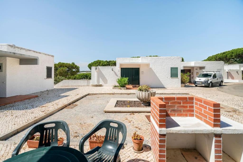 Sunny Villa With Golf Front View Vilamoura Exteriör bild