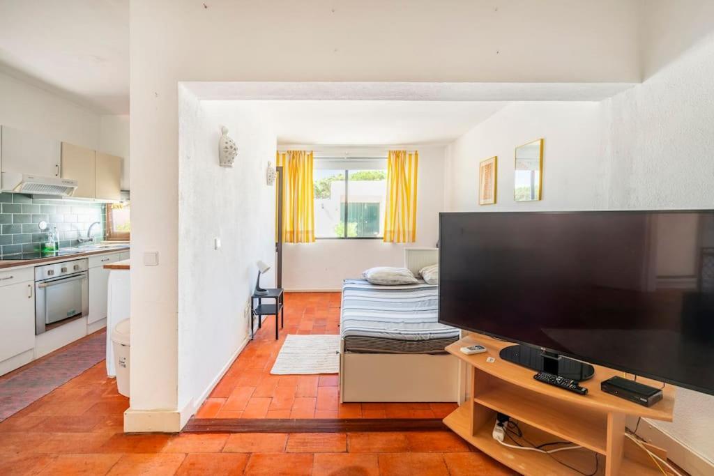 Sunny Villa With Golf Front View Vilamoura Exteriör bild