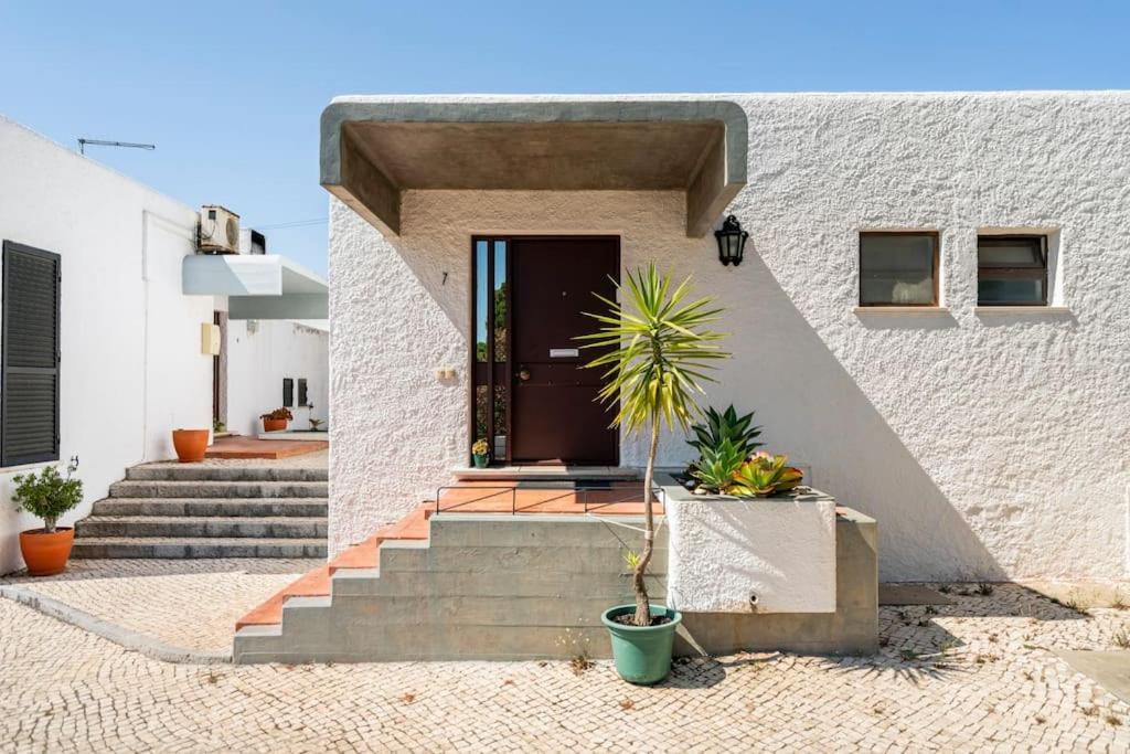 Sunny Villa With Golf Front View Vilamoura Exteriör bild